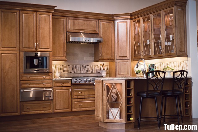 traditional kitchen cabinets 8 Tủ bếp gỗ tự nhiên chữ L có đảo TBT0532