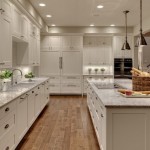 Tủ bếp gỗ tự nhiên sơn men trắng + bàn đảo – TBN003