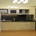 Tủ bếp gỗ tự nhiên sơn men trắng + bàn bar – TBB620