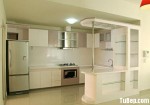 Tủ bếp gỗ Laminate chữ L màu trắng phối nâu TBT0634