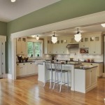 Tủ bếp gỗ tự nhiên sơn men trắng + bàn đảo – TBB517