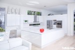 Tủ bếp Acrylic màu trắng tinh khôi chữ L có đảo đối– TBN3271