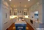 Tủ bếp gỗ Dổi sơn men trắng chữ U kịch trần có bàn đảo, hệ khung tủ lạnh và hệ tủ khô – TBT1625