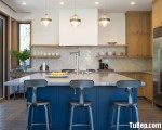 Tủ bếp Bạch tùng đó đảo màu xanh coban ấn tượng – TBN3780