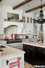 Tủ bếp gỗ tự nhiên sơn men trắng phong cách cổ điển – TBB 2243