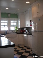 Tủ bếp Sồi mỹ màu trắng thanh khiết nhẹ nhàng – TBN4059