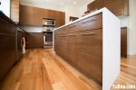 Tủ bếp Veneer gỗ mật sơn PU chữ U kèm đảo – TBN4126