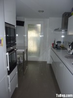 Tủ bếp Acrylic hiện đại màu trắng cao cấp – TBN4205