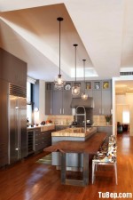 Tủ bếp Sồi sơn men hiện đại có hệ tủ cao đụng trần – TBN4510