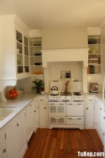 Tủ bếp gỗ tự nhiên sơn men trắng dạng chữ U  phong cách bán cổ điển – TBB 2414