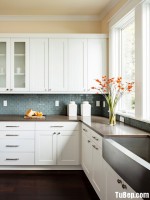 Tủ bếp gỗ tự nhiên sơn men trắng dạng chữ L, phong cách hiện đại – TBB 2559
