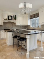 Tủ bếp gỗ Gõ Đỏ sơn men trắng mang phong cách bán cổ điển – TBT2146