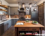 Tủ bếp chất liệu gỗ Sồi sơn men màu xám ghi kết hợp bàn ăn màu gỗ tự nhiên – TBN4946