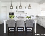 Tủ bếp gỗ Xoan Đào sơn men trắng kết hợp bàn đảo cùng gam màu sang trọng – TBN5063