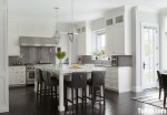 Tủ bếp gỗ Xoan Đào sơn men trắng kiểu chữ U mang phong cách sang trọng đến căn bếp nhà bạn – TBT2443