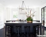 Tủ bếp gỗ Dổi với màu đen huyền bí sang trọng – TBT2845