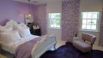 Phòng ngủ đẹp dịu dàng với sắc tím lavender