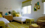 Không gian phòng ngủ thật xinh tươi với hai sắc màu vàng và xanh lá