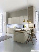 Tủ bếp Acrylic trắng bóng gương + bàn đảo tiện nghi hiện đại – TBB4683