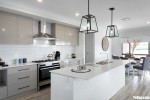 Tủ bếp gỗ Acrylic màu trắng thiết kế  hiện đại – TBT3802